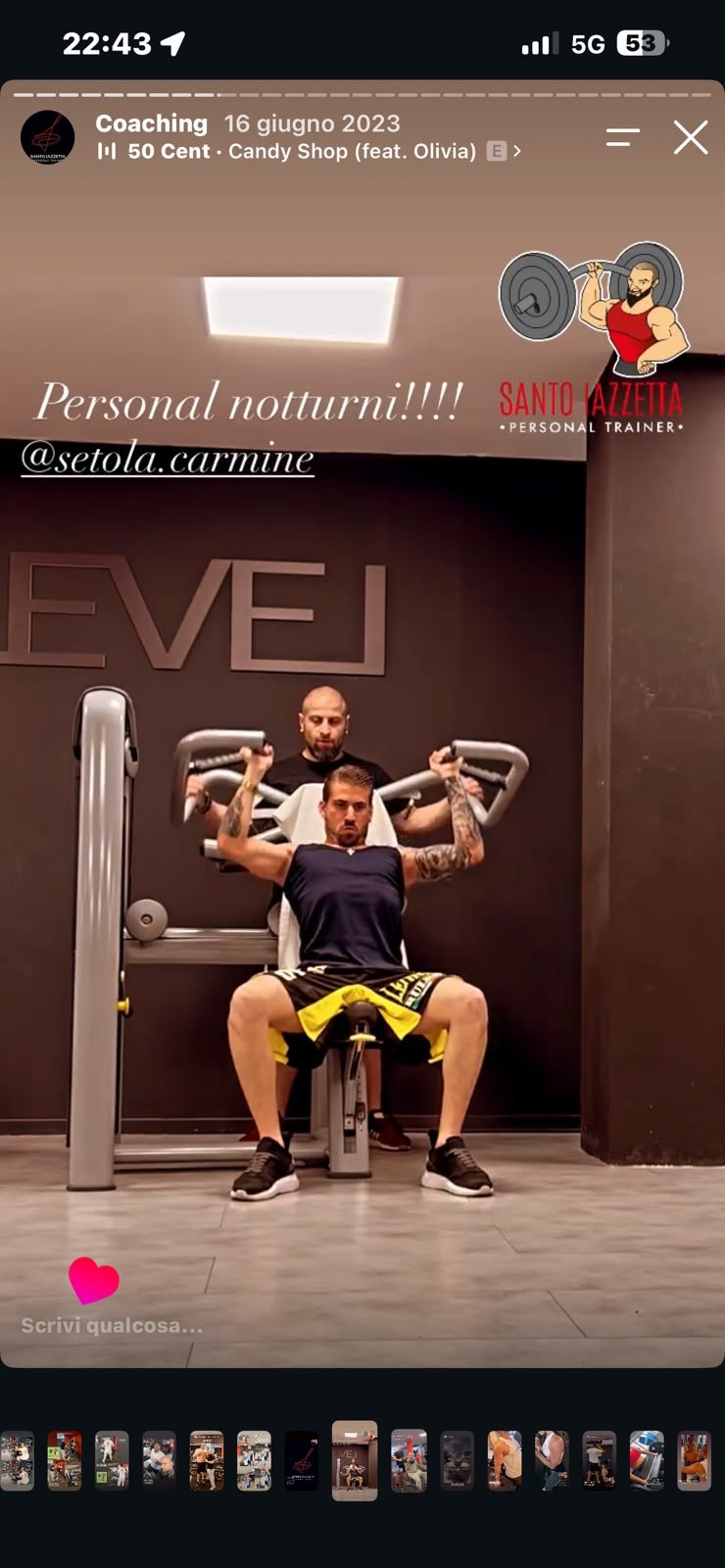 Santo Iazzetta al lavoro con un cliente in palestra